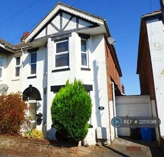 4 Bedroom Semi-Detached House To Rent In Cheltenham Road, Poole, BH12