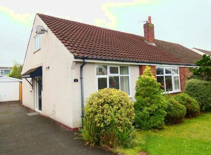3 Bedroom Semi-Detached Bungalow To Rent In Stratford Drive, Fulwood, PR2