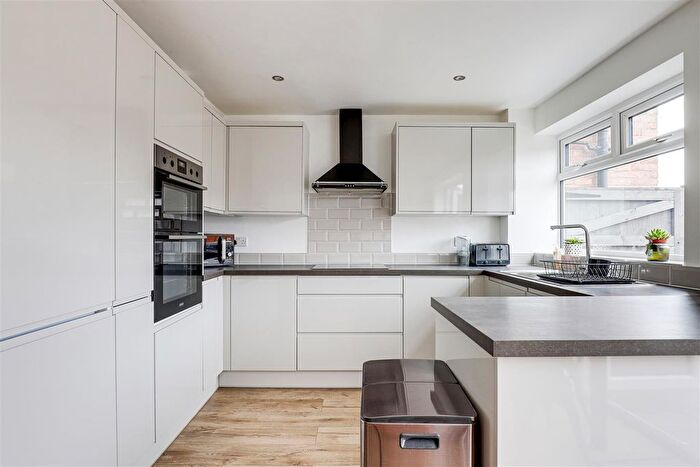 3 Bedroom End Terrace House For Sale In Sobers Gardens, Arnold, Nottinghamshire, NG5