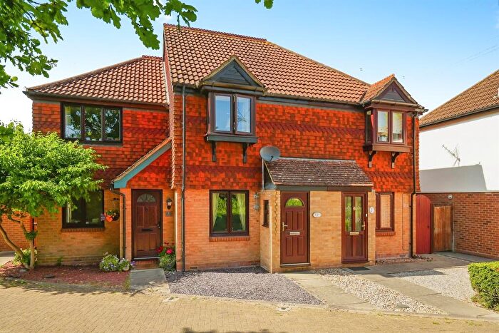 2 Bedroom Terraced House For Sale In Washford Glen, Didcot, OX11