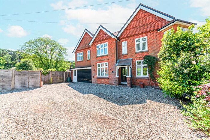 5 Bedroom Detached House To Rent In Napier Road, Crowthorne, RG45