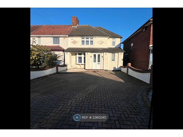5 Bedroom End Of Terrace House To Rent In Halbutt Street, Dagenham, RM9