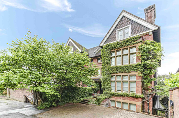 4 Bedroom Semi-Detached House To Rent In Sudbury Hill, HA1
