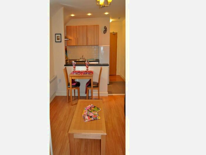 1 Bedroom House To Rent In Claude Road, CF24