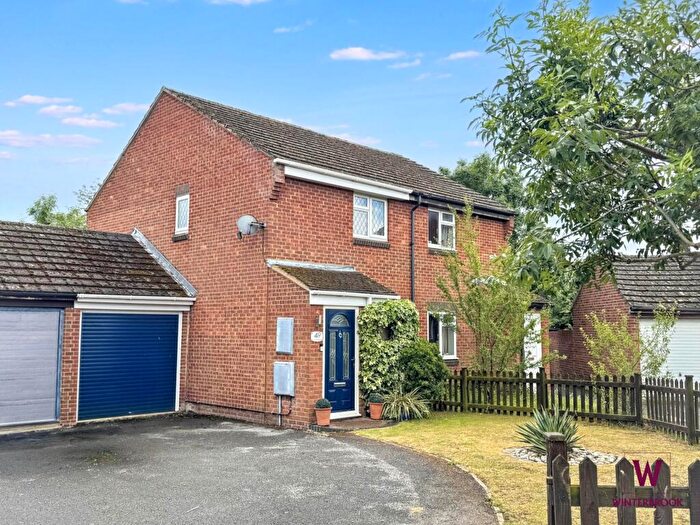 2 Bedroom Semi-Detached House To Rent In Leach Road, Berinsfield, OX10