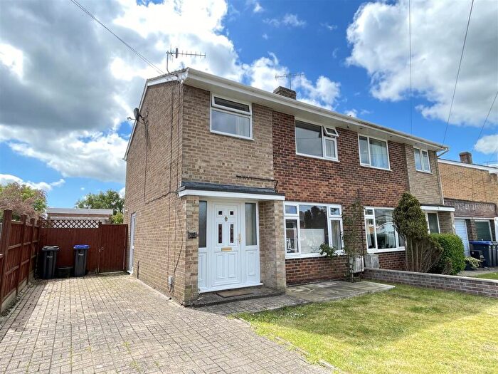3 Bedroom Semi-Detached House For Sale In Twynham Close, Downton, SP5