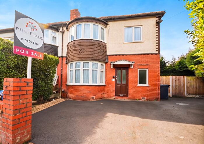 4 Bedroom Semi-Detached House For Sale In Broom Avenue, Salford, M7