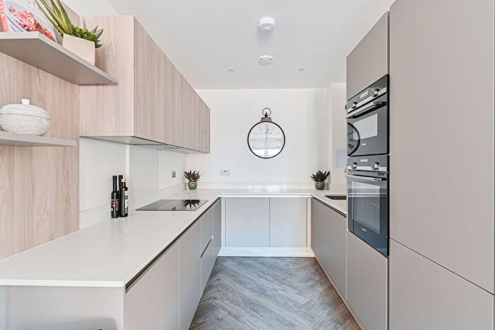 1 Bedroom Flat For Sale In The Wharf Collection, Battersea, London, SW11