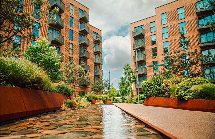 1 Bedroom Flat For Sale In Aquifer House, Exploration Way, Slough, SL1