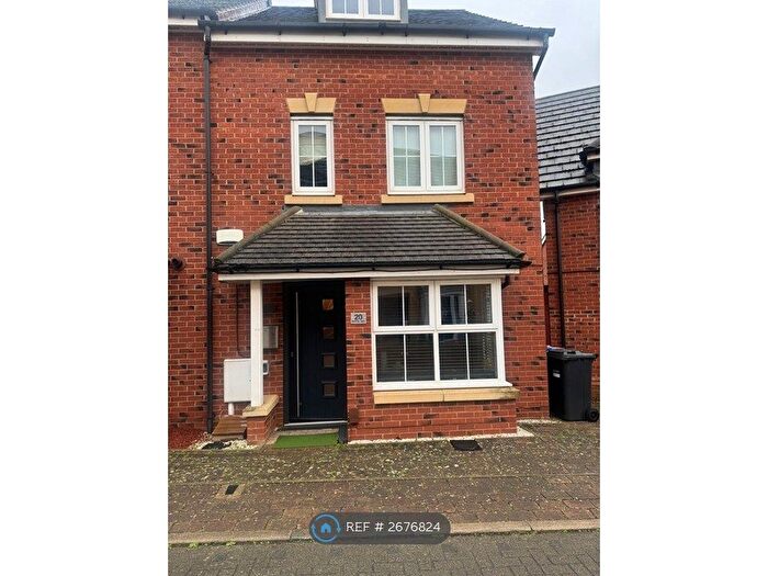 4 Bedroom End Of Terrace House To Rent In Matthau Lane, Oxley Park, MK4