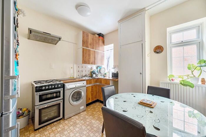 1 Bedroom Flat For Sale In Brent Street, Hendon, NW4