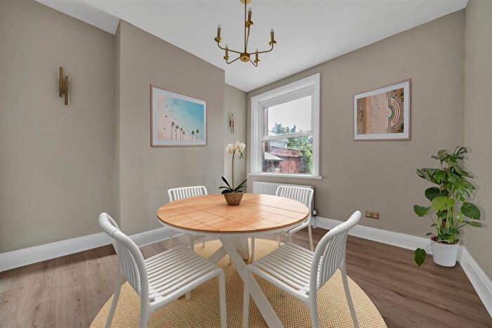 3 Bedroom House For Sale In Kings Road West, Swanage, BH19 - Photo 2