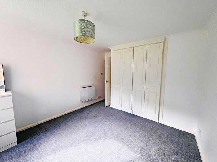 2 Bedroom Flat For Sale In Ground Floor Flat, Wharfedale Court, Chester Avenue, Poulton-Le-Fylde, FY6