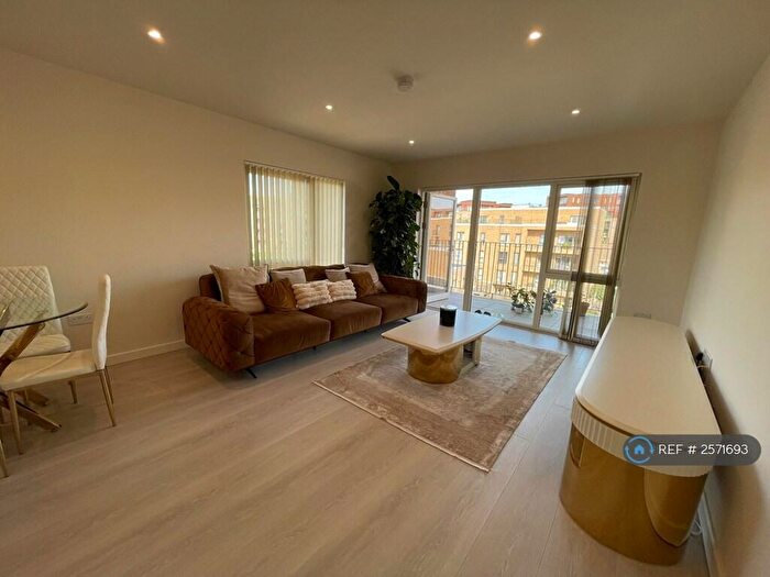 1 Bedroom Flat To Rent In Yarrow Apartments, London, NW7