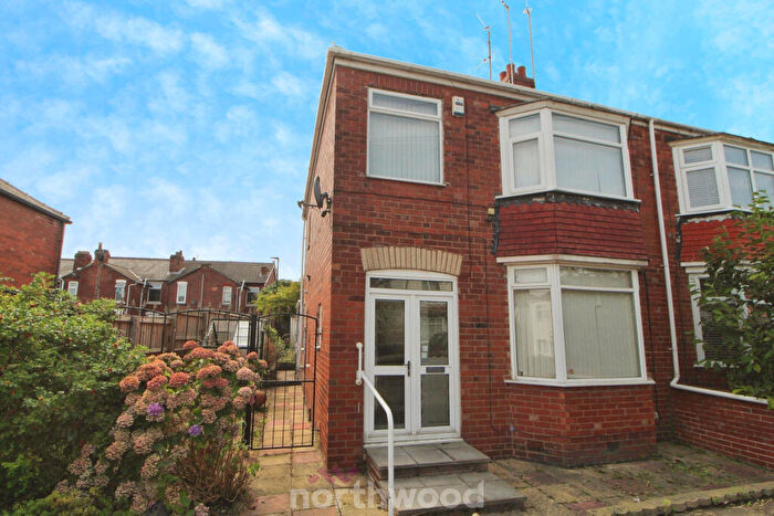 3 Bedroom Semi-Detached House For Sale In Sheppard Road, Balby, Doncaster, DN4