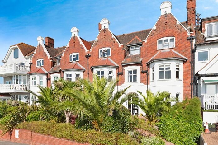 1 Bedroom Flat For Sale In Shorefield Gardens, Westcliff-On-Sea, Essex, SS0