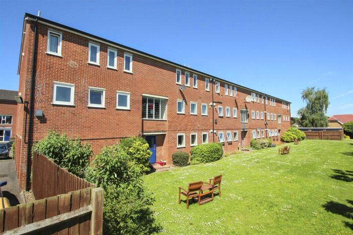 2 Bedroom Apartment To Rent In Mikern Close, Bletchley, MK2