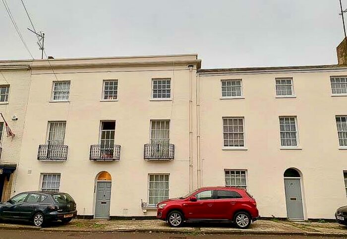 2 Bedroom Flat To Rent In Flat, Portland Street, Cheltenham, GL52