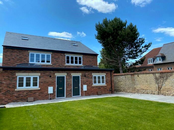 2 Bedroom Apartment To Rent In Chapel Street, Bicester, OX26