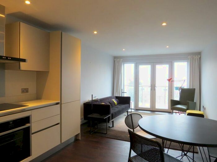 1 Bedroom Apartment To Rent In Westow Hill, Upper Norwood, London, SE19