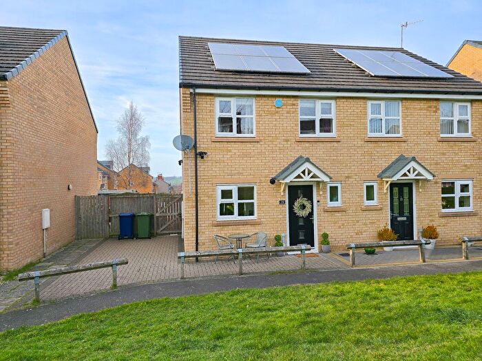 3 Bedroom Semi Detached House For Sale In Pattinson Drive, Crawcrook, NE40