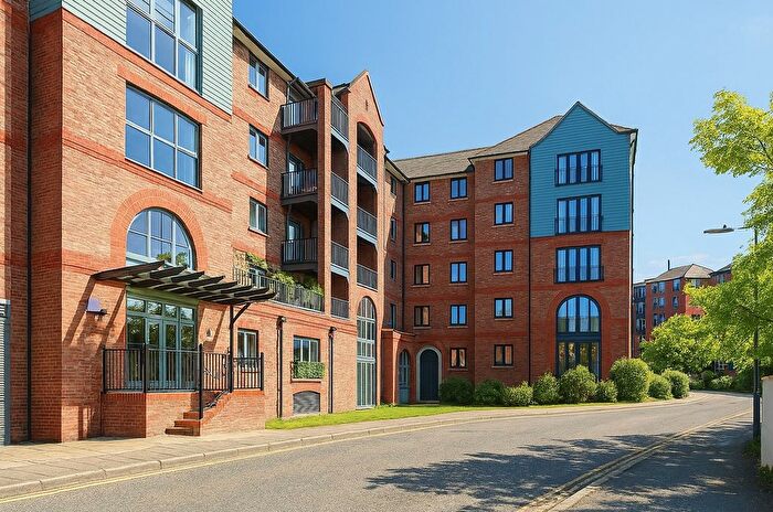 2 Bedroom Flat To Rent In Waterway House, Tonbridge, TN9