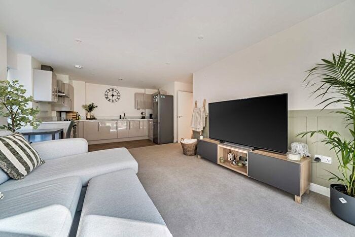 2 Bedroom Flat For Sale In Shapiro House, Stevenage, Hertfordshire, SG1