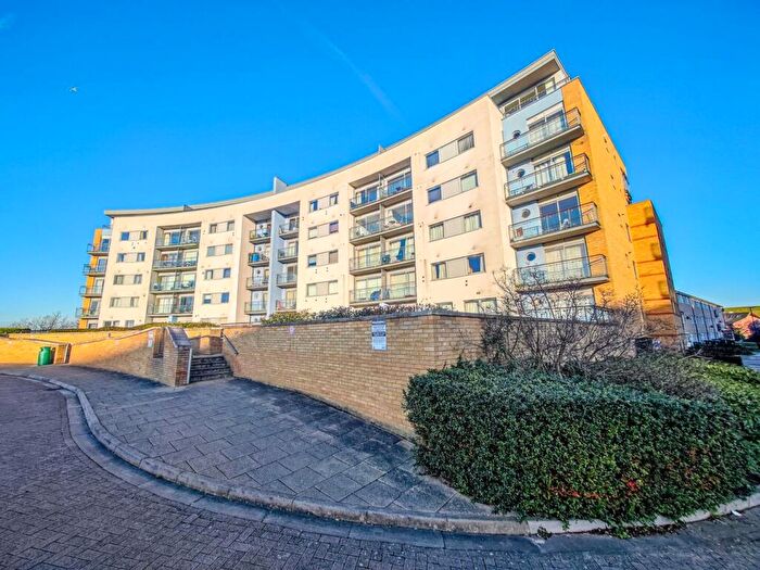 2 Bedroom Flat To Rent In Tideslea Path, Thamesmead, London, SE28