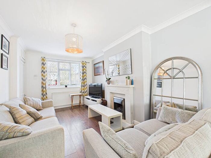 3 Bedroom Semi-detached House For Sale In Worple Avenue, Staines-Upon-Thames, Surrey, TW18