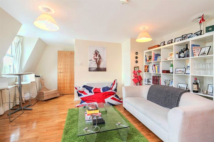1 Bedroom Flat To Rent In St Stephens Gardens, Notting Hill, W2
