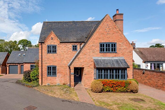 6 Bedroom Detached House For Sale In Bay Tree House, Dovecote Close, Barton Seagrave, NN15