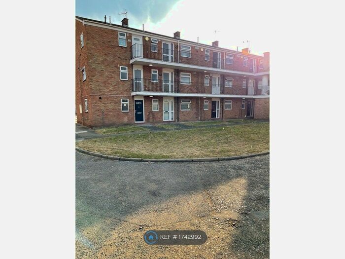 Studio To Rent In Netley Road, Ilford, IG2