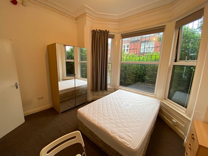 2 Bedroom Flat To Rent In Chestnut Avenue, Hyde Park, Leeds, LS6