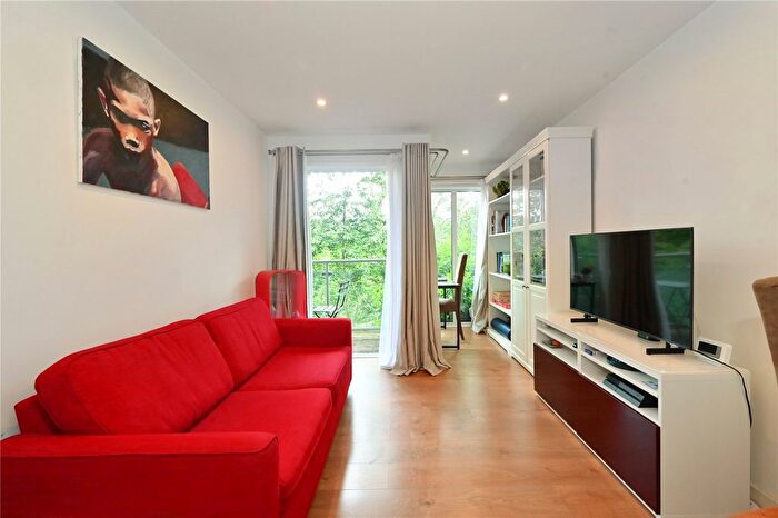 1 Bedroom Flat For Sale In Clover Lodge, Talbot Close, Mitcham, CR4