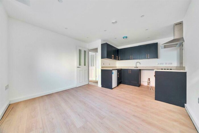 1 Bedroom Flat To Rent In King Street, Maidstone, Kent, ME14