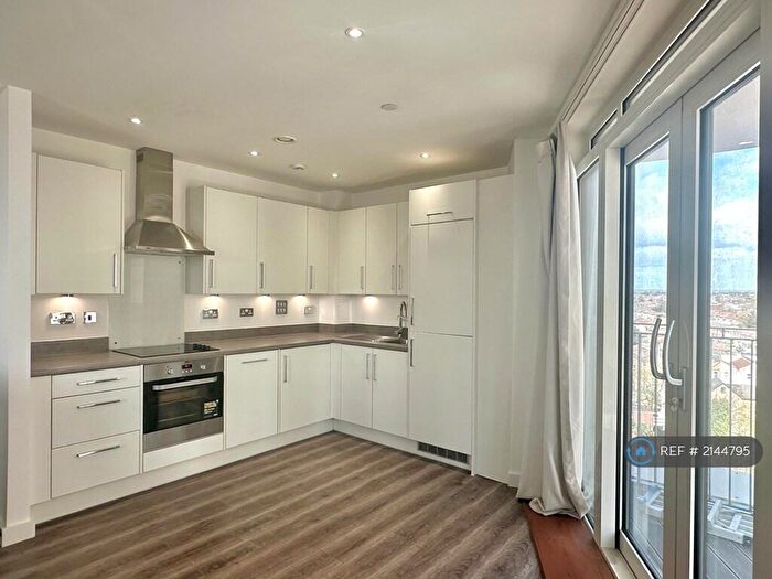 1 Bedroom Flat To Rent In Hale Point, Ilford, IG1