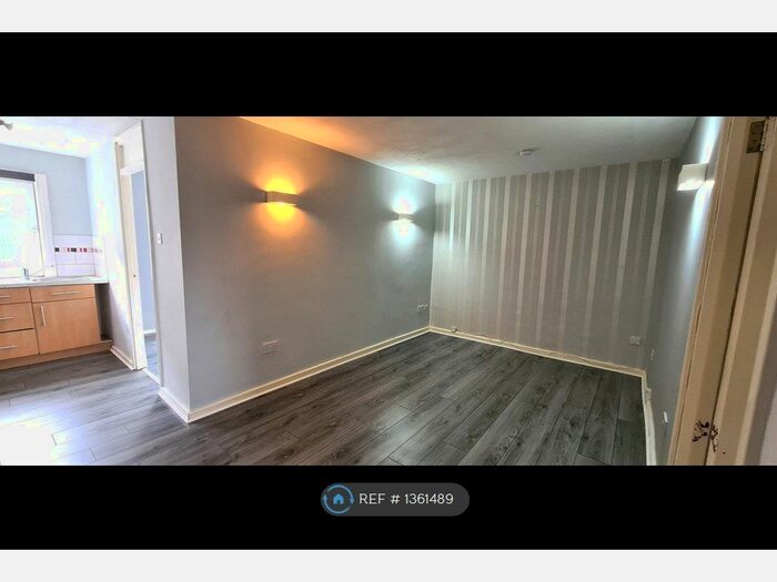 2 Bedroom Flat To Rent In Banner Road, Glasgow, G13