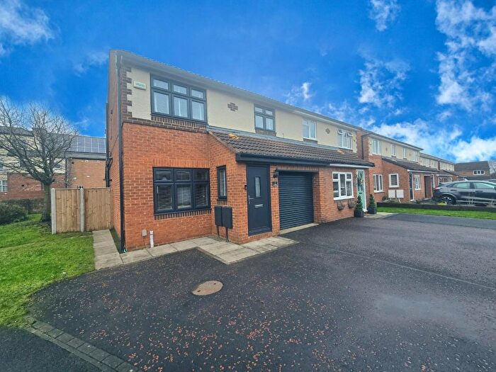 3 Bedroom Semi Detached House For Sale In Elmcroft, Darlington, DL1