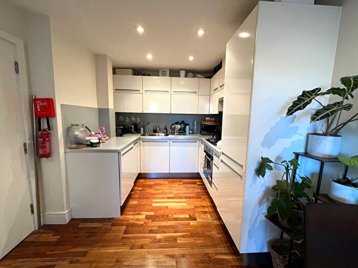 1 Bedroom Flat To Rent In Kay Street, London, E2