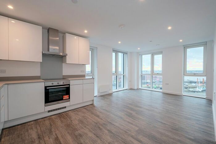 3 Bedroom Flat To Rent In Strand Street, Liverpool L1