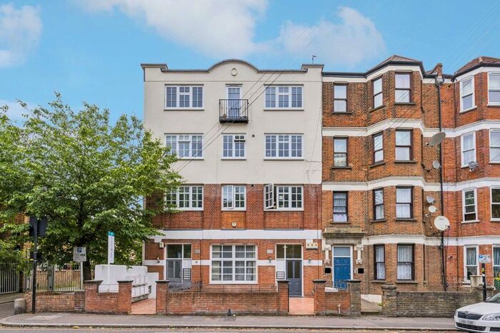 2 Bedroom Flat To Rent In Brighton Terrace, London, SW9