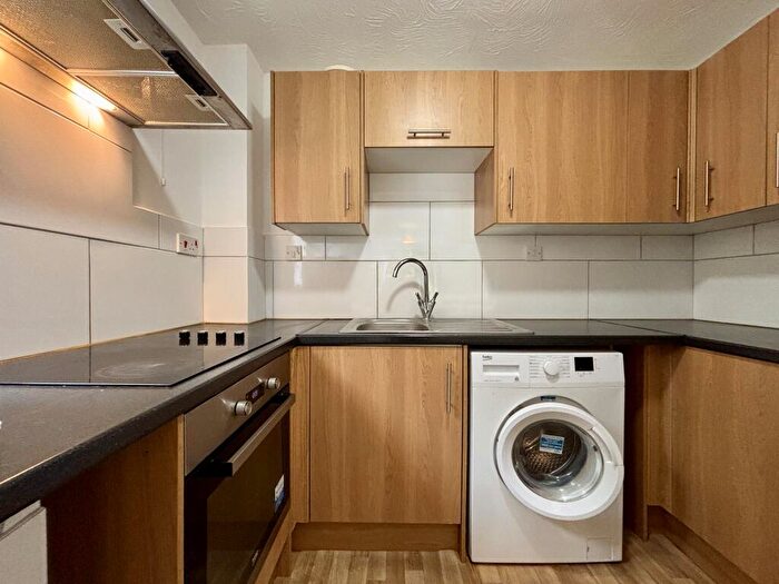 1 Bedroom Apartment To Rent In Baydon Court, Durham Avenue, BR2