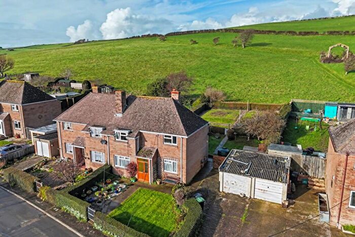 3 Bedroom Semi-Detached House For Sale In West Lulworth, BH20 - Photo 2