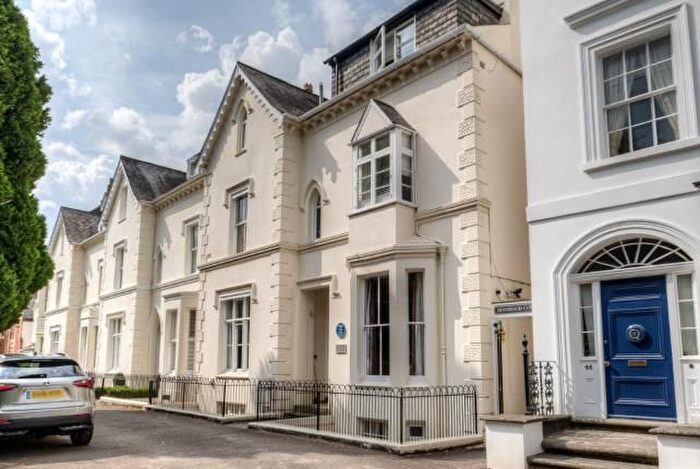 2 Bedroom Flat To Rent In Binswood Avenue, Leamington Spa, CV32