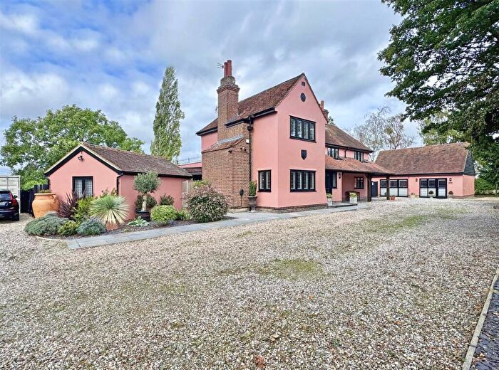 4 Bedroom Detached House For Sale In Braintree Road, Little Waltham, Chelmsford, CM3