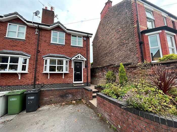 3 Bedroom Property To Rent In Crompton Road, Macclesfield, Cheshire, SK11