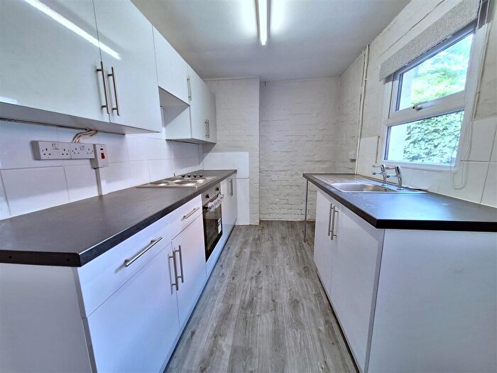 2 Bedroom Terraced House To Rent In Cholmeley Road, Reading, RG1