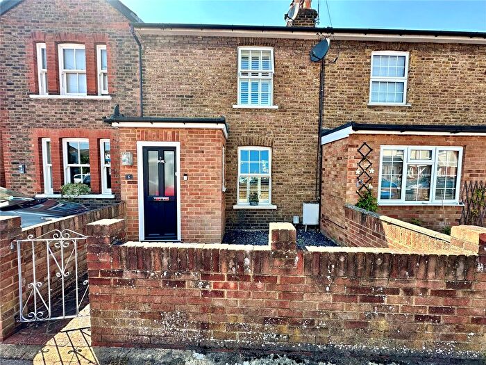 2 Bedroom Terraced House For Sale In Somerset Road, Farnborough, Hampshire, GU14