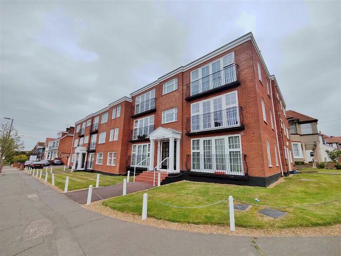 2 Bedroom Apartment To Rent In Kings Road, Westcliff-On-Sea, Essex, SS0