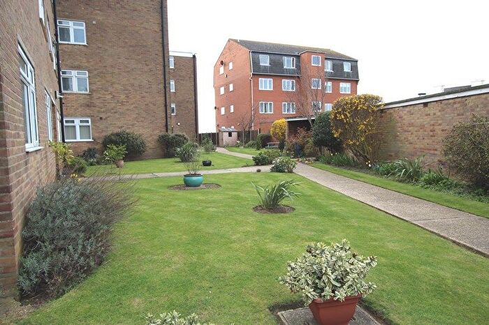 2 Bedroom Flat For Sale In Estuary Lodge, Eastern Esplanade, Thorpe Bay, SS1